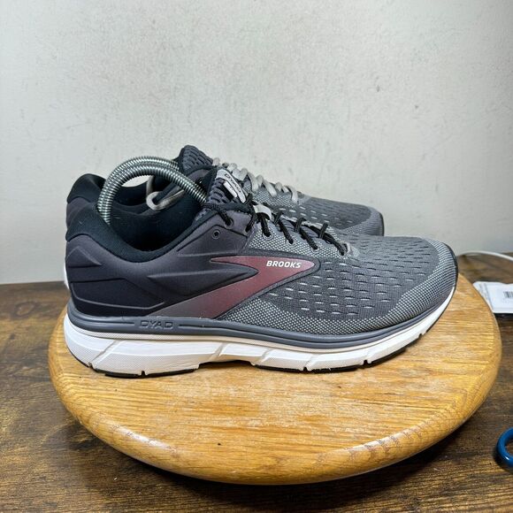 Brooks‎ Dyad 11 Gray Black Men's Size 2E Shoes Sneakers 1103232E031